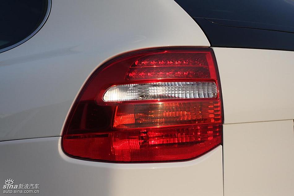 保时捷Cayenne S 迪拜沙漠训练营外观实拍图