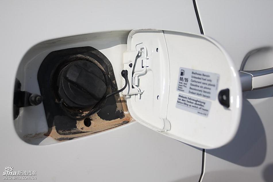 保时捷Cayenne S 迪拜沙漠训练营外观实拍图