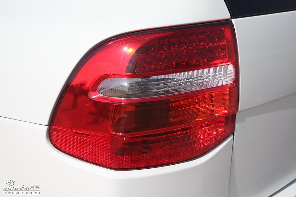 保时捷Cayenne S 迪拜沙漠训练营外观实拍图