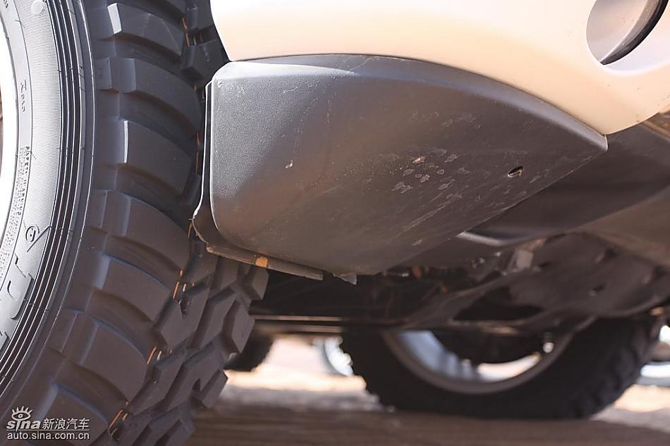 保时捷Cayenne S 迪拜沙漠训练营外观实拍图