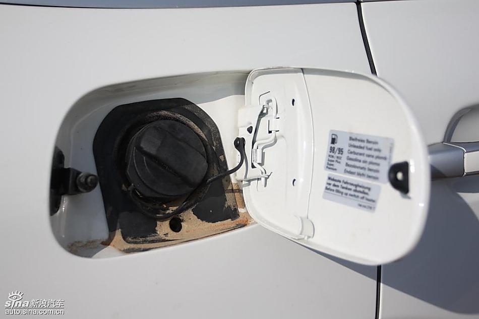 保时捷Cayenne S 迪拜沙漠训练营外观实拍图