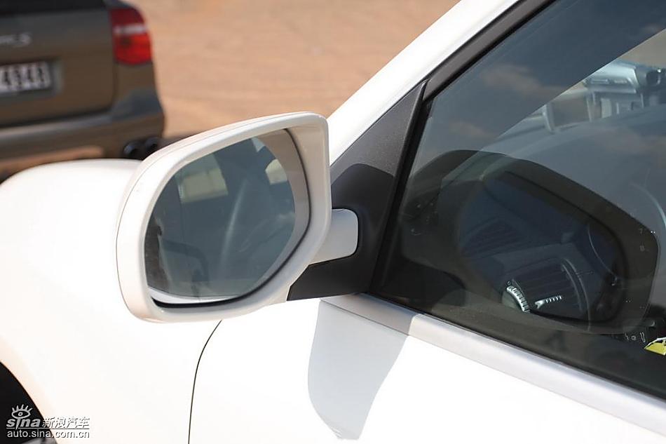 保时捷Cayenne S 迪拜沙漠训练营外观实拍图