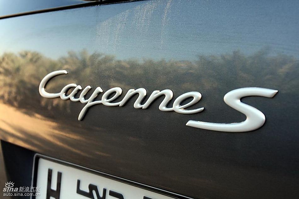 保时捷Cayenne S 迪拜沙漠训练营外观实拍图