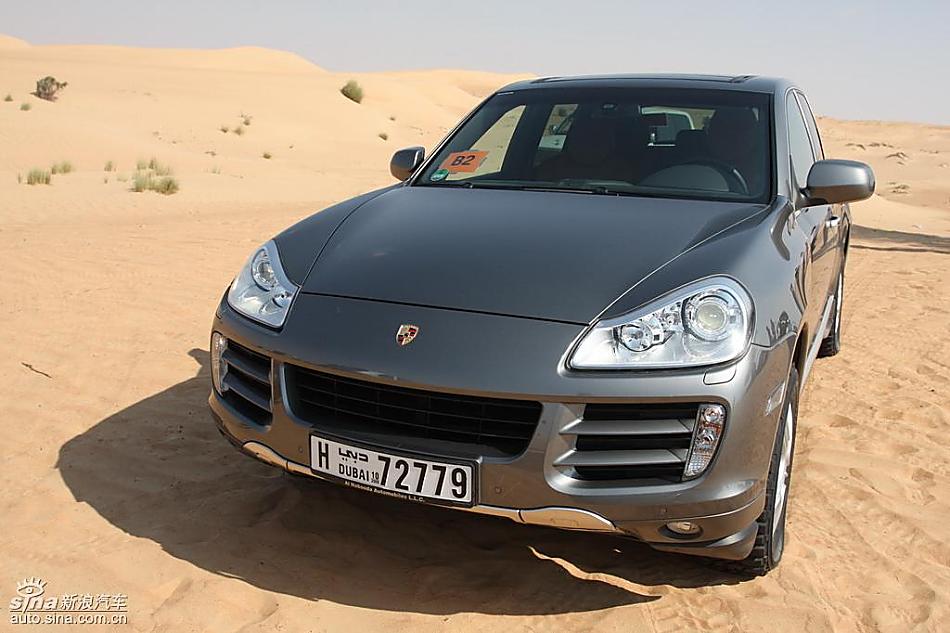 保时捷Cayenne S 迪拜沙漠训练营外观实拍图