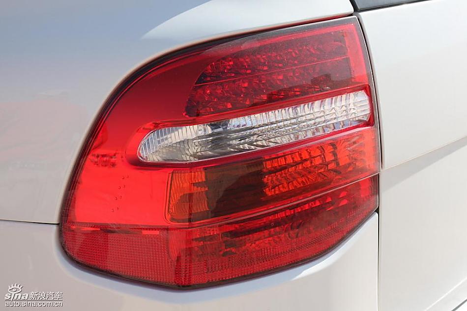 保时捷Cayenne S 迪拜沙漠训练营外观实拍图