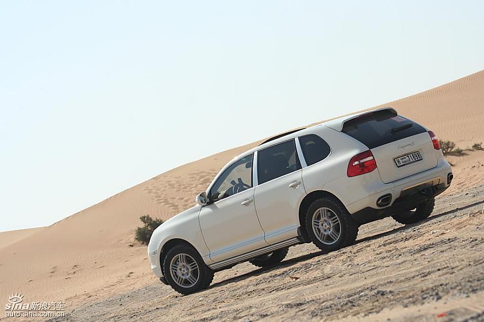 保时捷Cayenne S 迪拜沙漠训练营驾驶实拍图