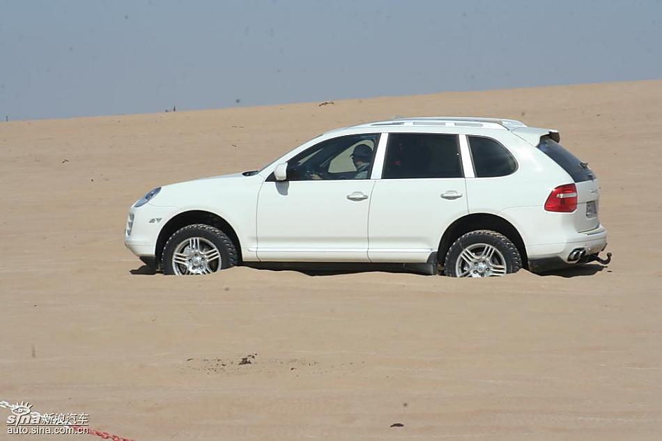 保时捷Cayenne S 迪拜沙漠训练营驾驶实拍图