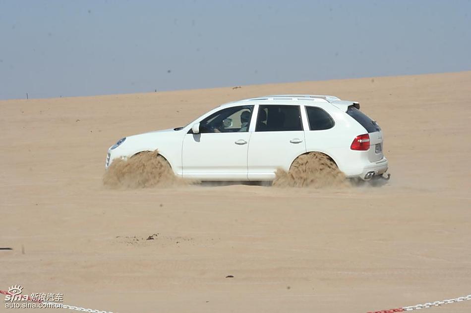 保时捷Cayenne S 迪拜沙漠训练营驾驶实拍图