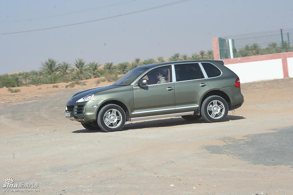 保时捷Cayenne S 迪拜沙漠训练营驾驶实拍图