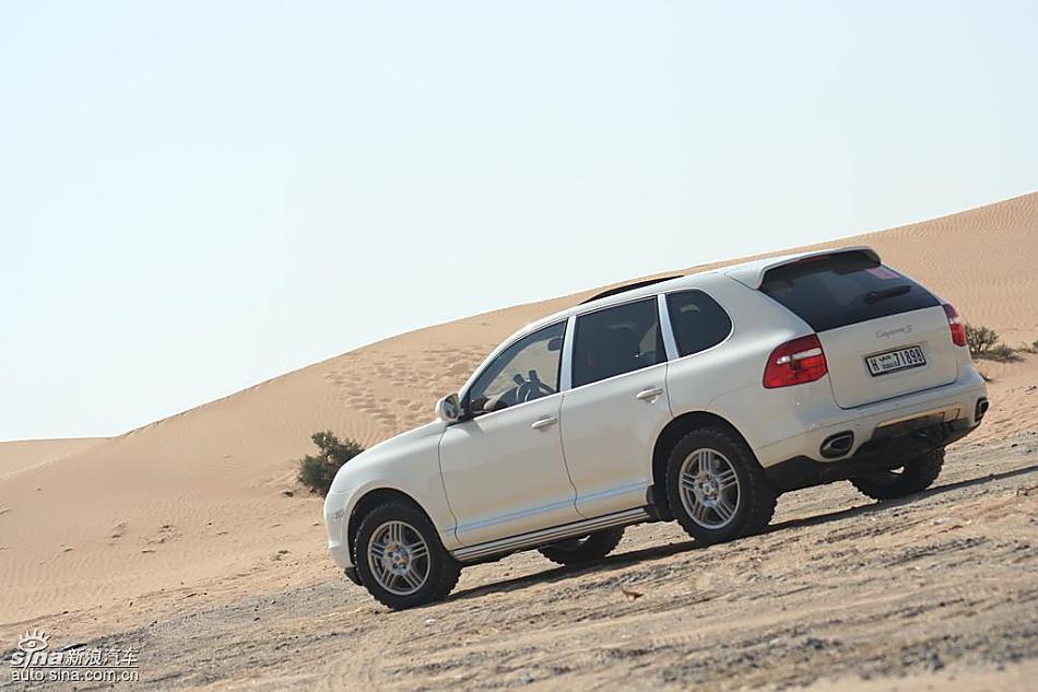 保时捷Cayenne S 迪拜沙漠训练营驾驶实拍图