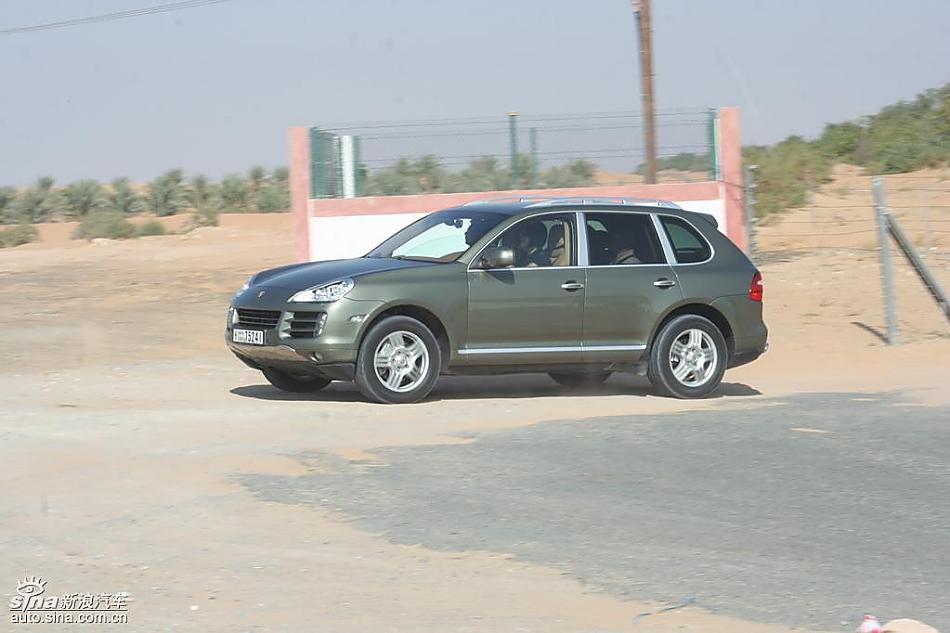 保时捷Cayenne S 迪拜沙漠训练营驾驶实拍图