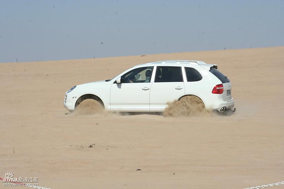 保时捷Cayenne S 迪拜沙漠训练营驾驶实拍图