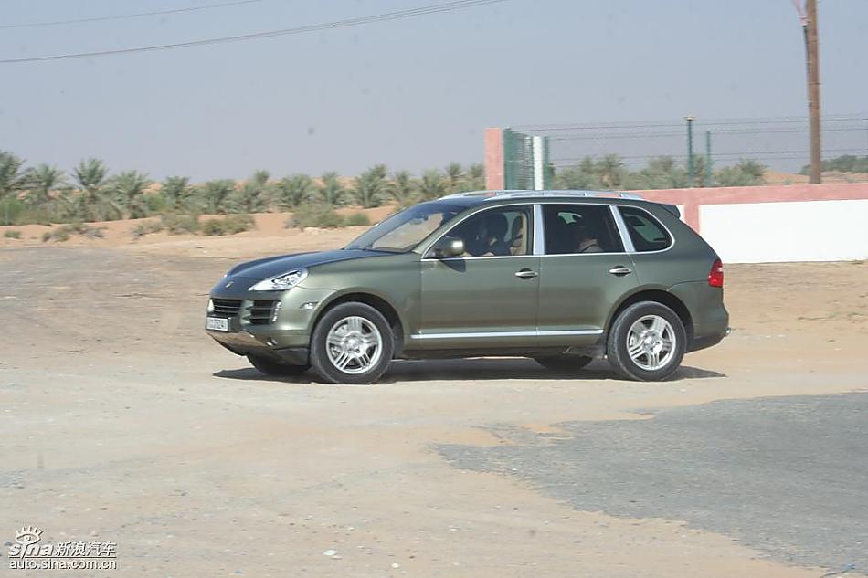 保时捷Cayenne S 迪拜沙漠训练营驾驶实拍图