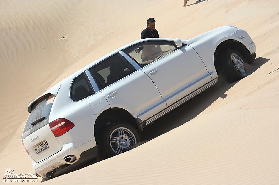 保时捷Cayenne S 迪拜沙漠训练营驾驶实拍图