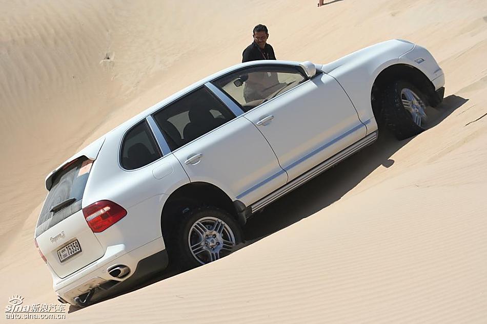 保时捷Cayenne S 迪拜沙漠训练营驾驶实拍图