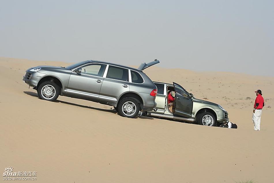 保时捷Cayenne S 迪拜沙漠训练营驾驶实拍图