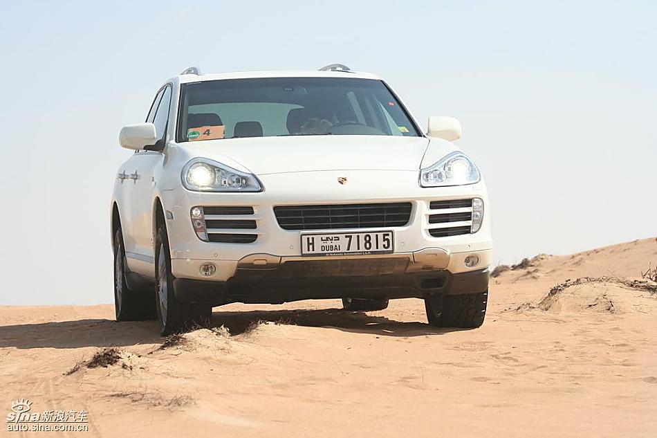 保时捷Cayenne S 迪拜沙漠训练营驾驶实拍图