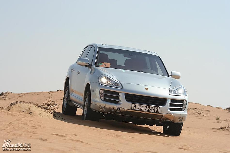 保时捷Cayenne S 迪拜沙漠训练营驾驶实拍图