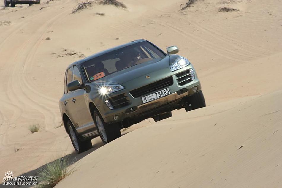 保时捷Cayenne S 迪拜沙漠训练营驾驶实拍图