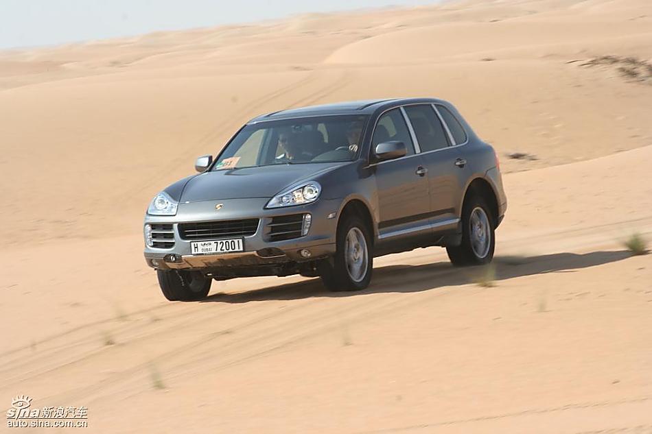 保时捷Cayenne S 迪拜沙漠训练营驾驶实拍图