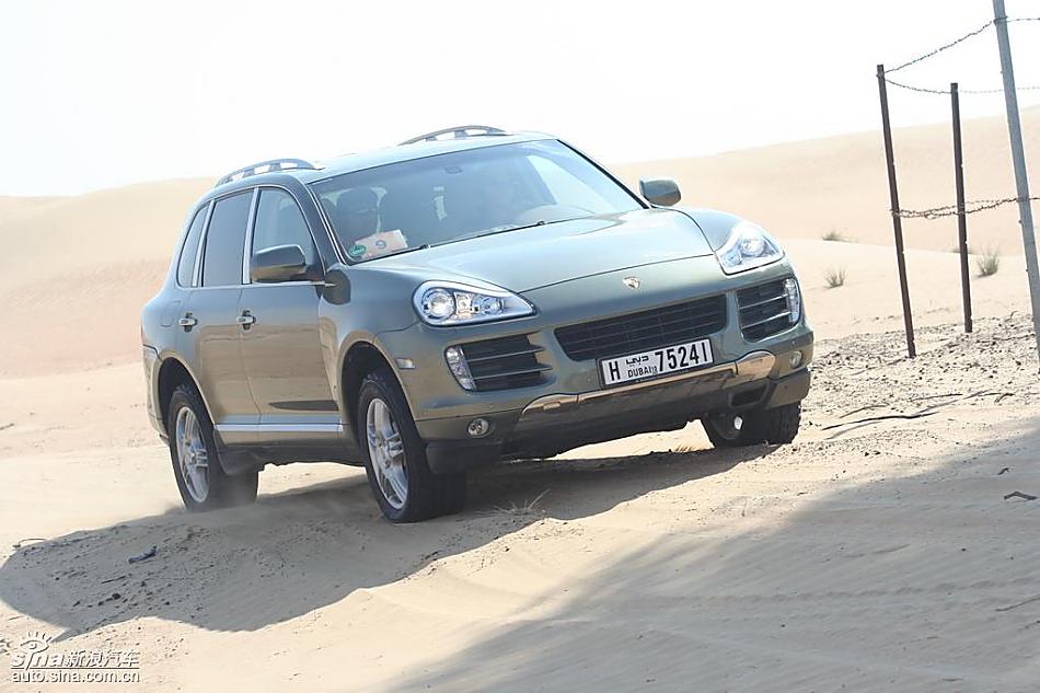 保时捷Cayenne S 迪拜沙漠训练营驾驶实拍图