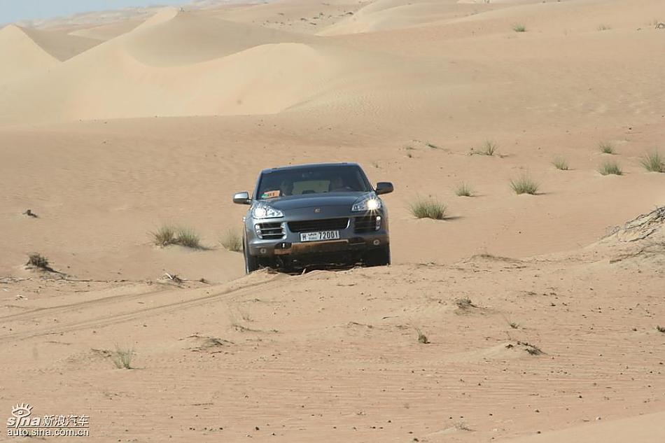 保时捷Cayenne S 迪拜沙漠训练营驾驶实拍图