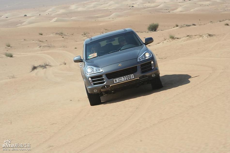 保时捷Cayenne S 迪拜沙漠训练营驾驶实拍图