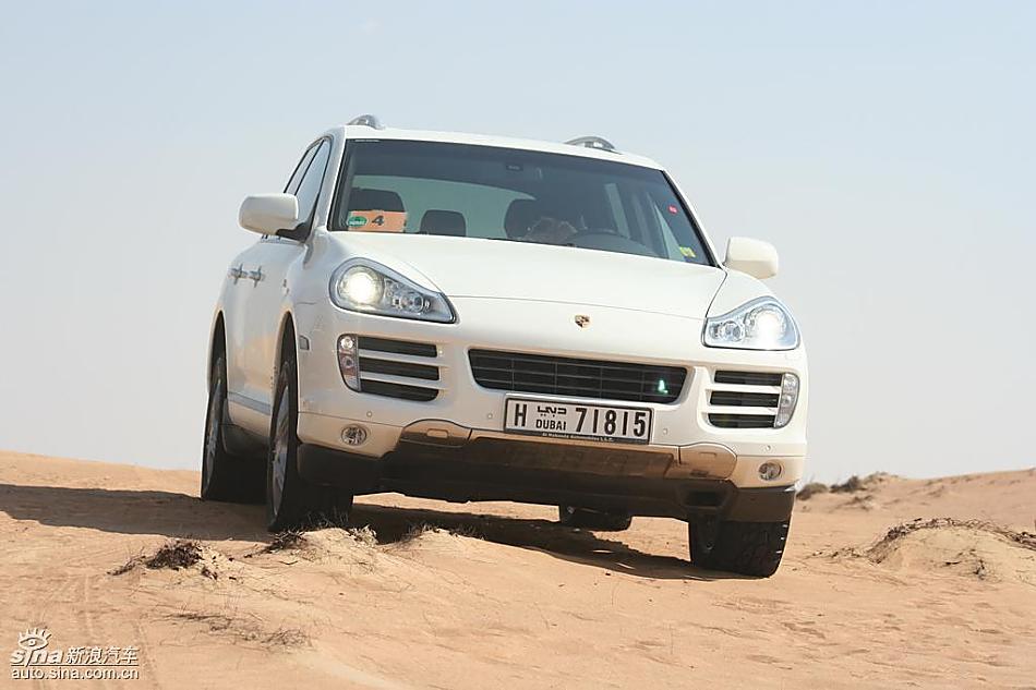 保时捷Cayenne S 迪拜沙漠训练营驾驶实拍图