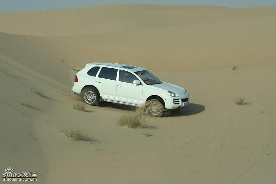 保时捷Cayenne S 迪拜沙漠训练营驾驶实拍图