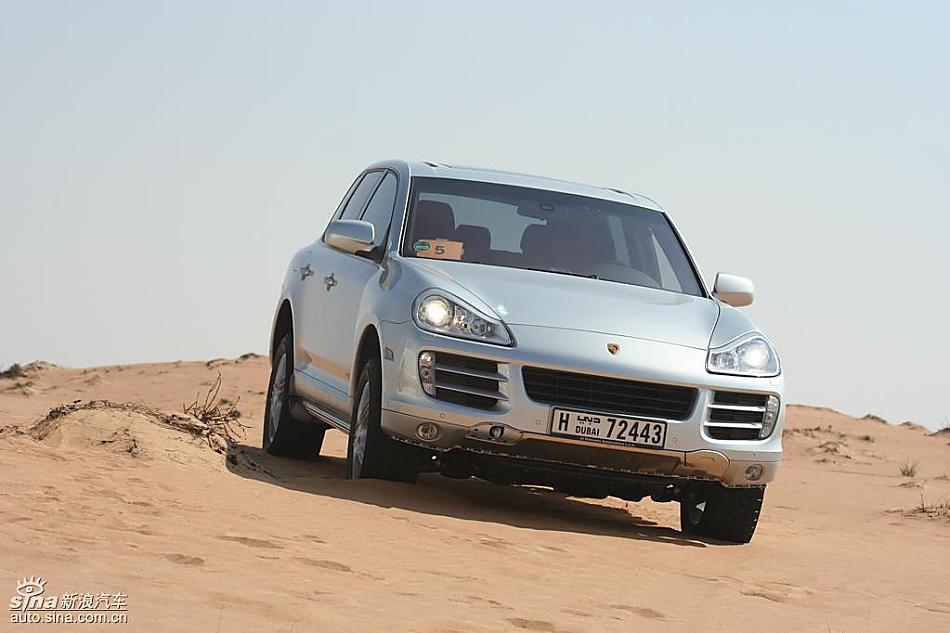 保时捷Cayenne S 迪拜沙漠训练营驾驶实拍图