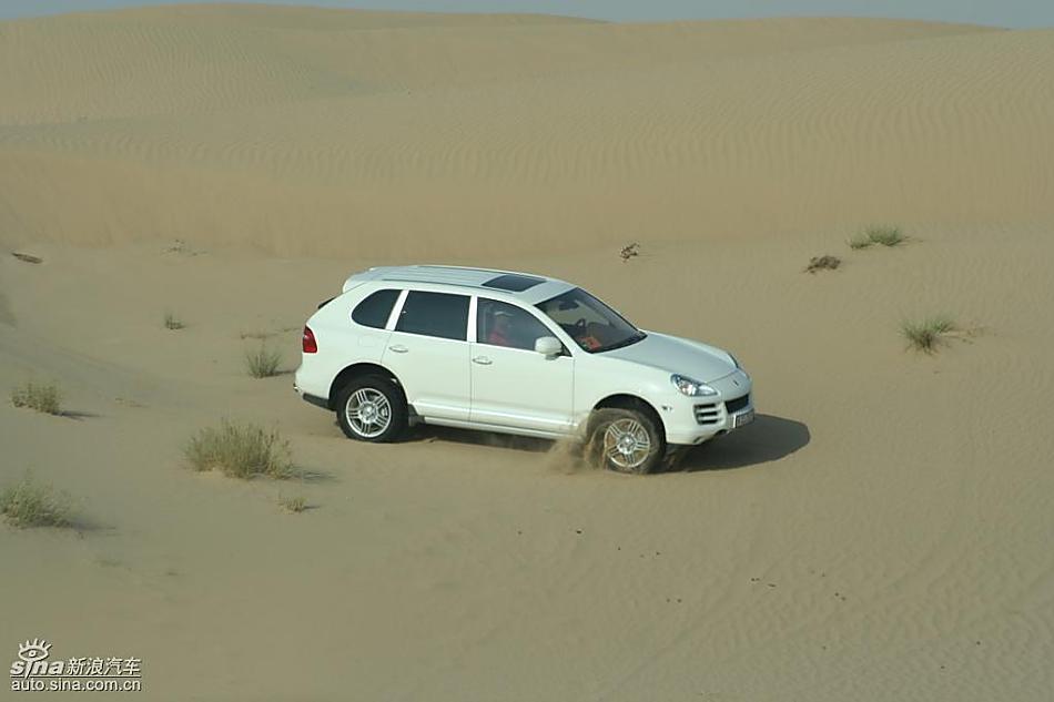 保时捷Cayenne S 迪拜沙漠训练营驾驶实拍图