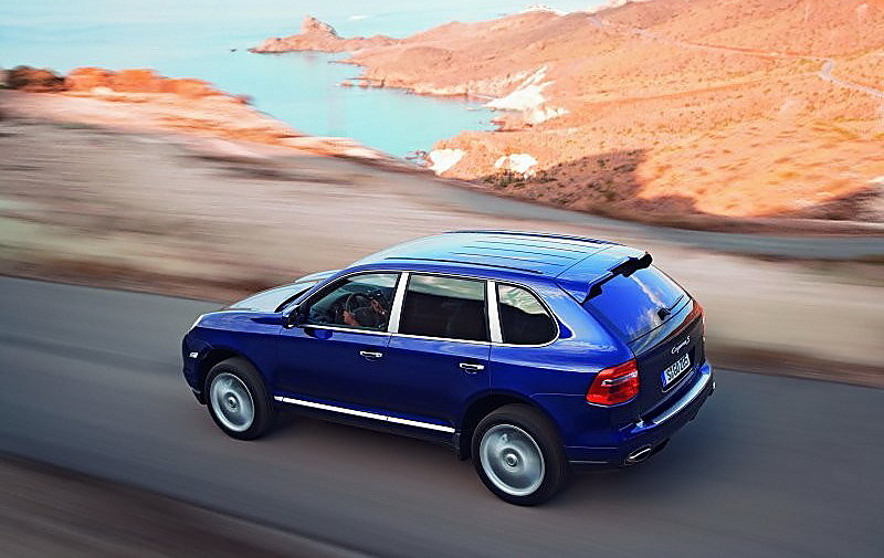 新卡宴动态图片