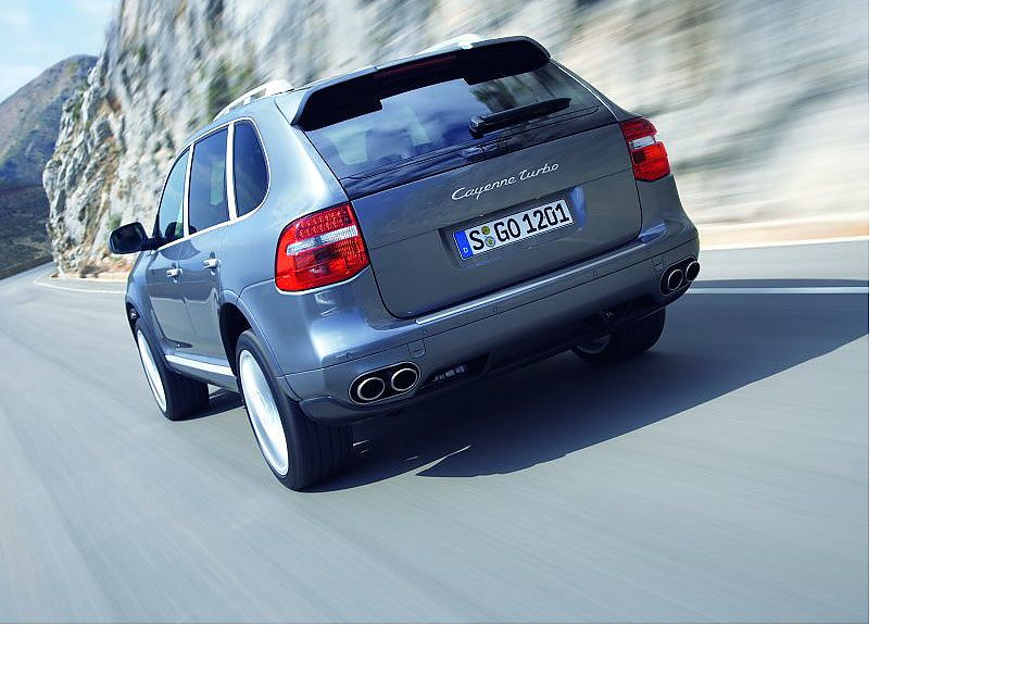 新卡宴动态图片