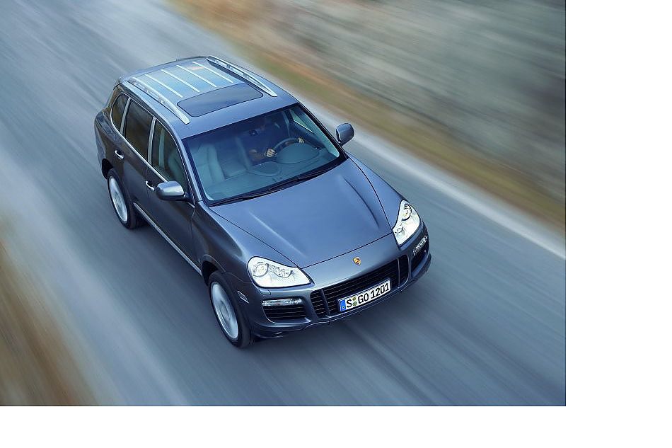 新卡宴动态图片