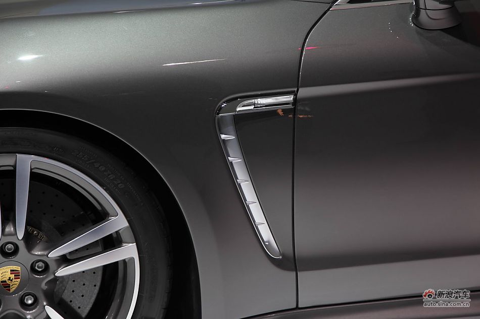 保时捷全新四门跑车Turbo S