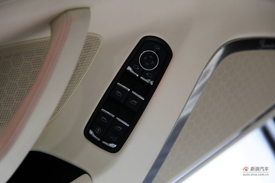 保时捷全新四门跑车Turbo S