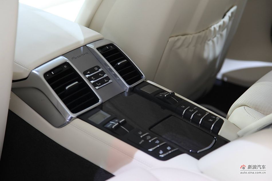 保时捷全新四门跑车Turbo S