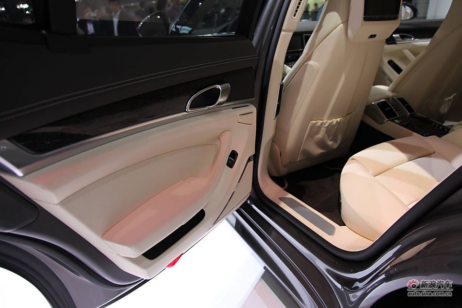 保时捷全新四门跑车Turbo S