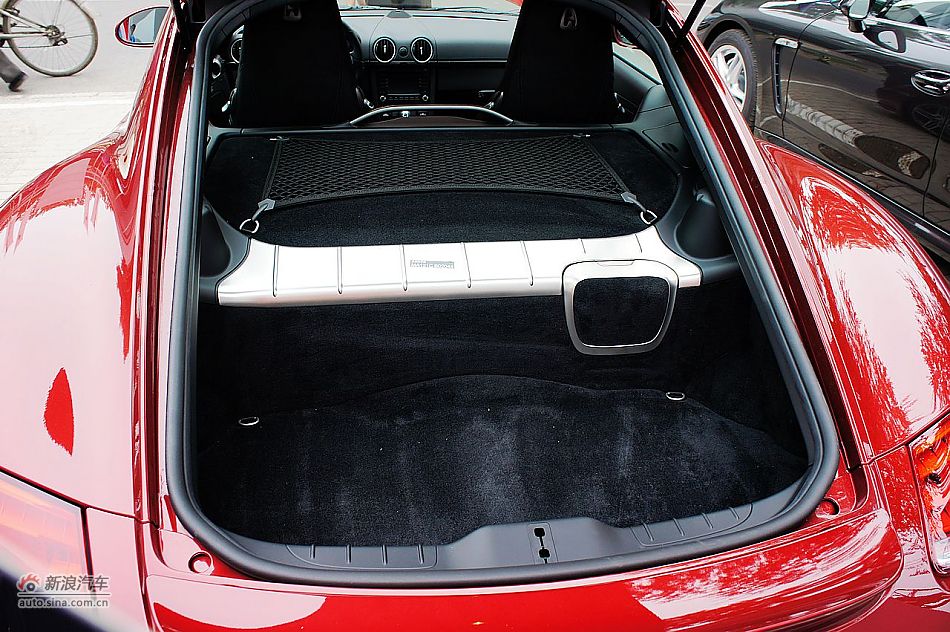 2011款CaymanS后备箱图片