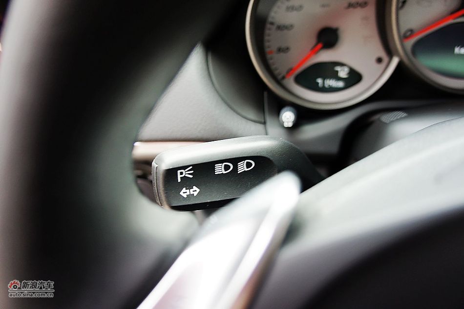 2011款CaymanS自动版内饰图片