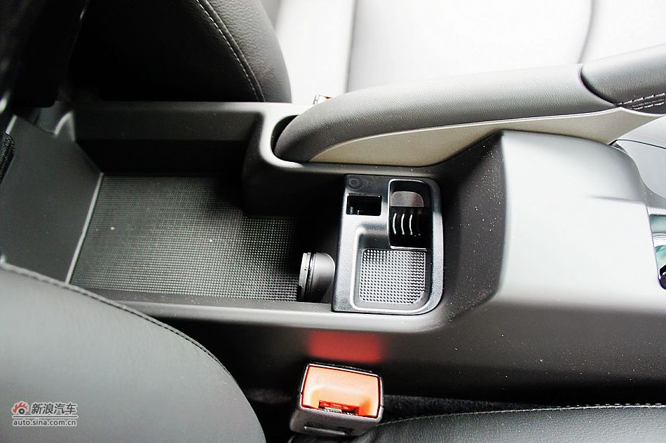 2011款CaymanS自动版内饰图片