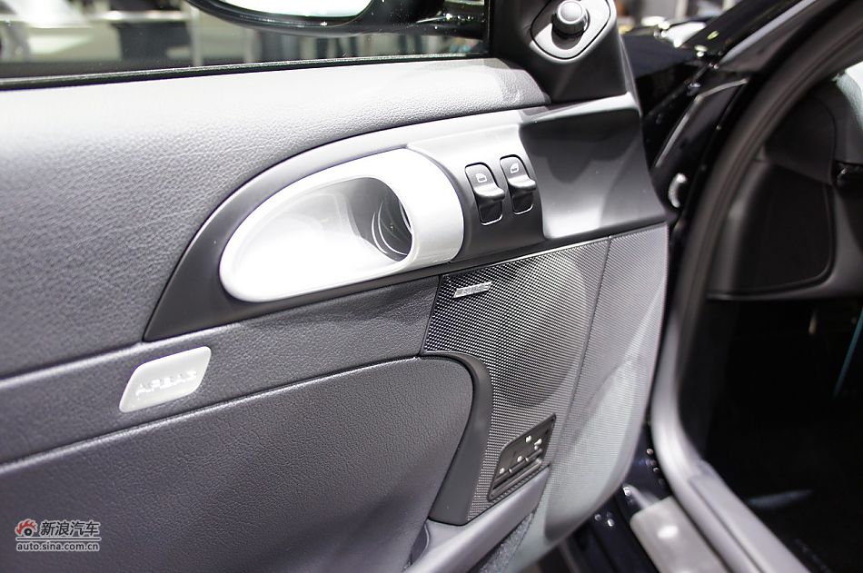 保时捷Cayman black edition