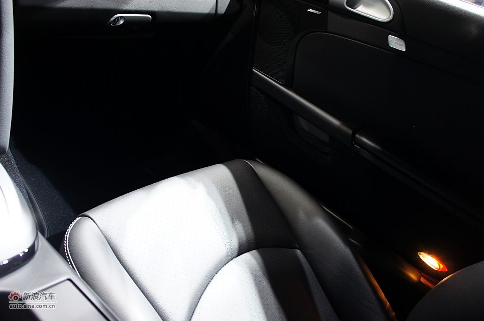 保时捷Cayman black edition