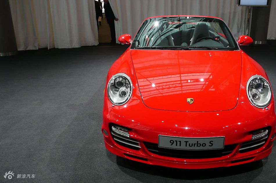 全新保时捷911 Turbo S Cabriolet外观实拍
