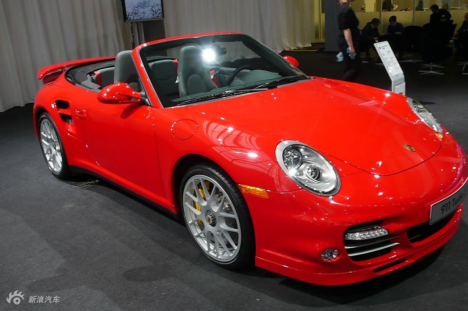 全新保时捷911 Turbo S Cabriolet外观实拍
