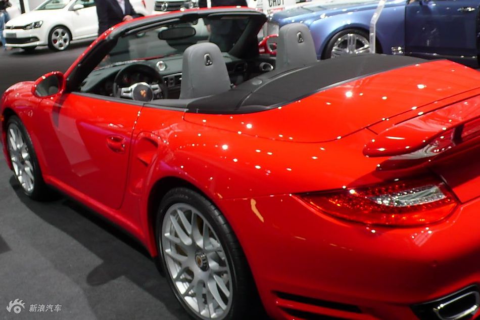 全新保时捷911 Turbo S Cabriolet外观实拍