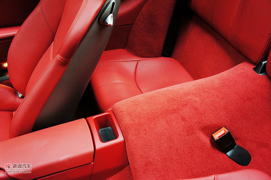 2011款保时捷911 Targa 4S内饰图片