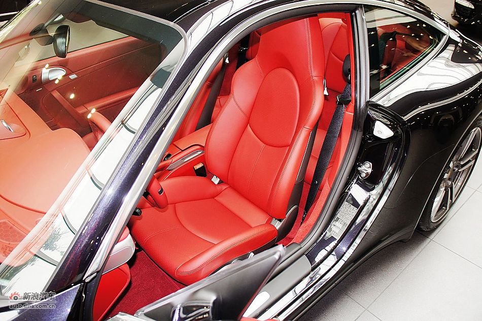 2011款保时捷911 Targa 4S内饰图片