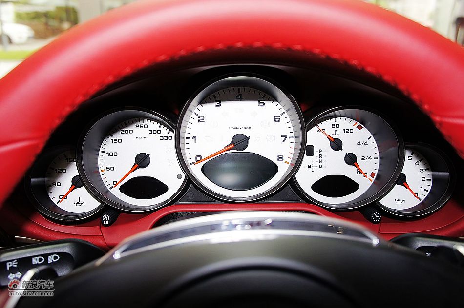 2011款保时捷911 Targa 4S内饰图片