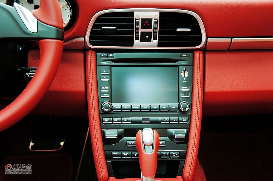 2011款保时捷911 Targa 4S内饰图片
